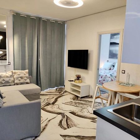 2 Bedrooms Flat + Balcony + Parking At Las Canteras Beach Las Palmas de Gran Canaria Bagian luar foto