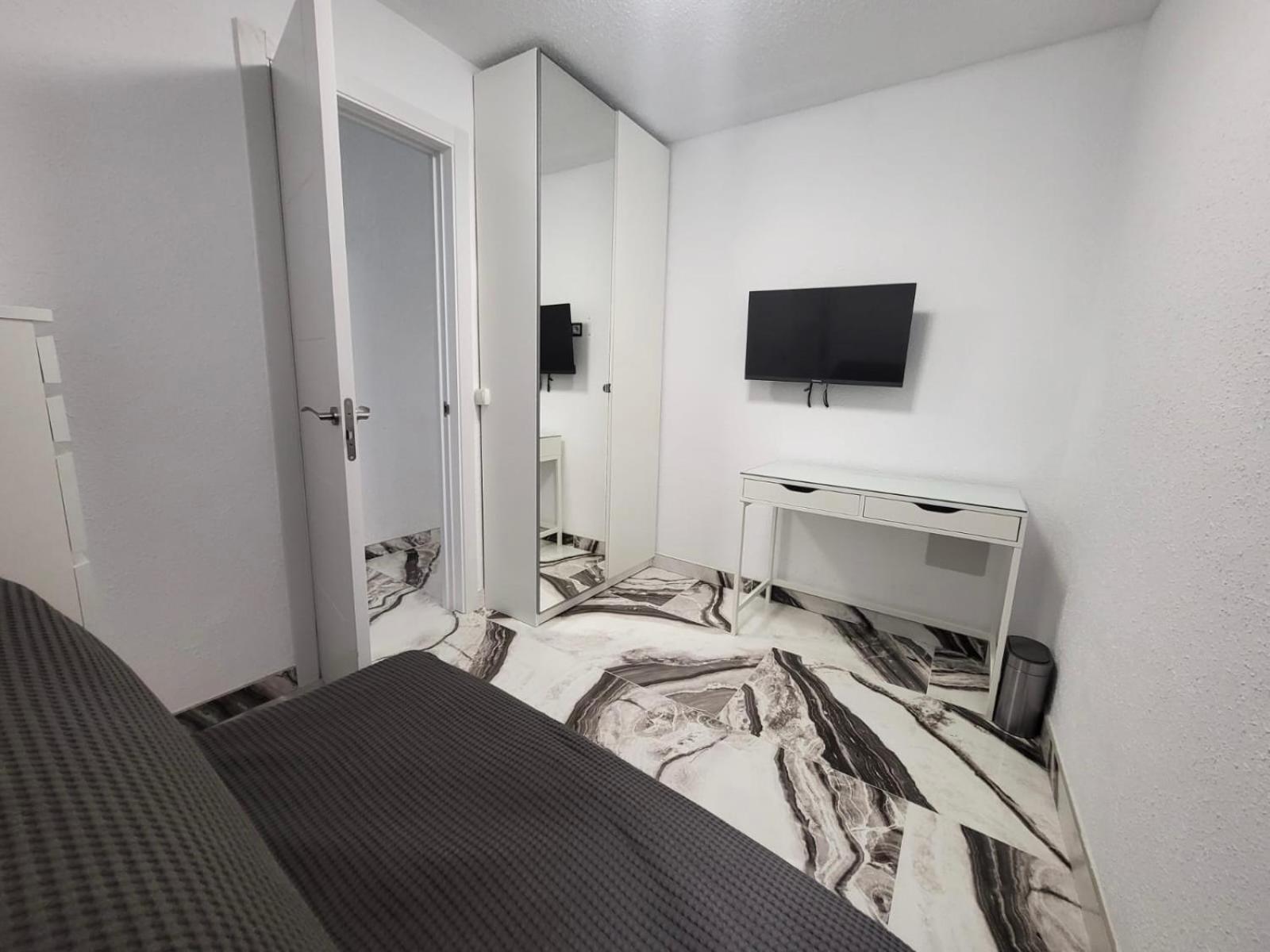 2 Bedrooms Flat + Balcony + Parking At Las Canteras Beach Las Palmas de Gran Canaria Bagian luar foto