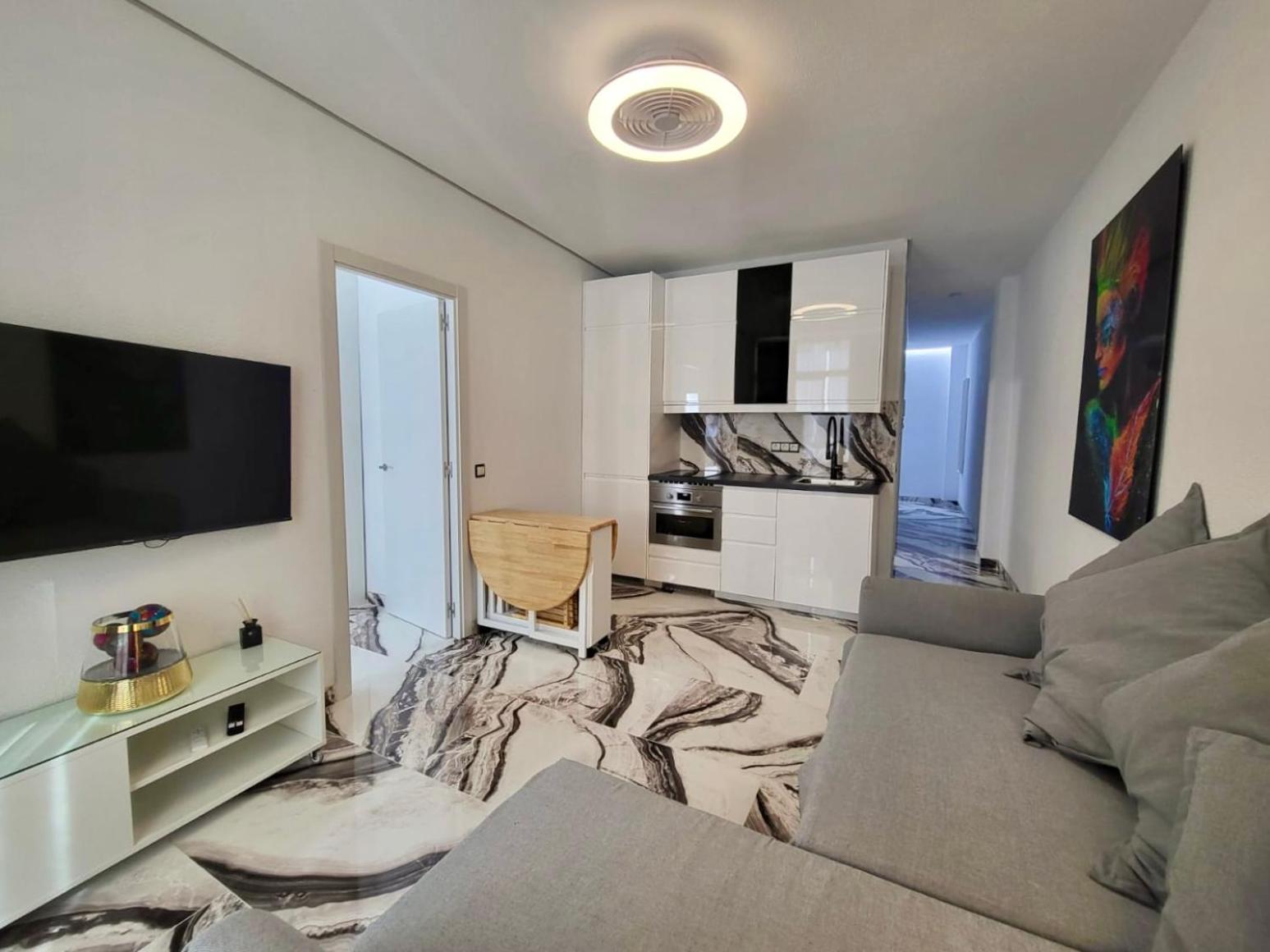 2 Bedrooms Flat + Balcony + Parking At Las Canteras Beach Las Palmas de Gran Canaria Bagian luar foto